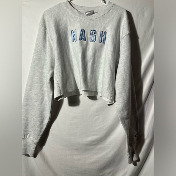 CHAMPION REVERSE WEAVE CUT OFF CREW NECK LONG SLEEVE SOFT GREY CROP SWEATSHIRT - Picture 4 of 8